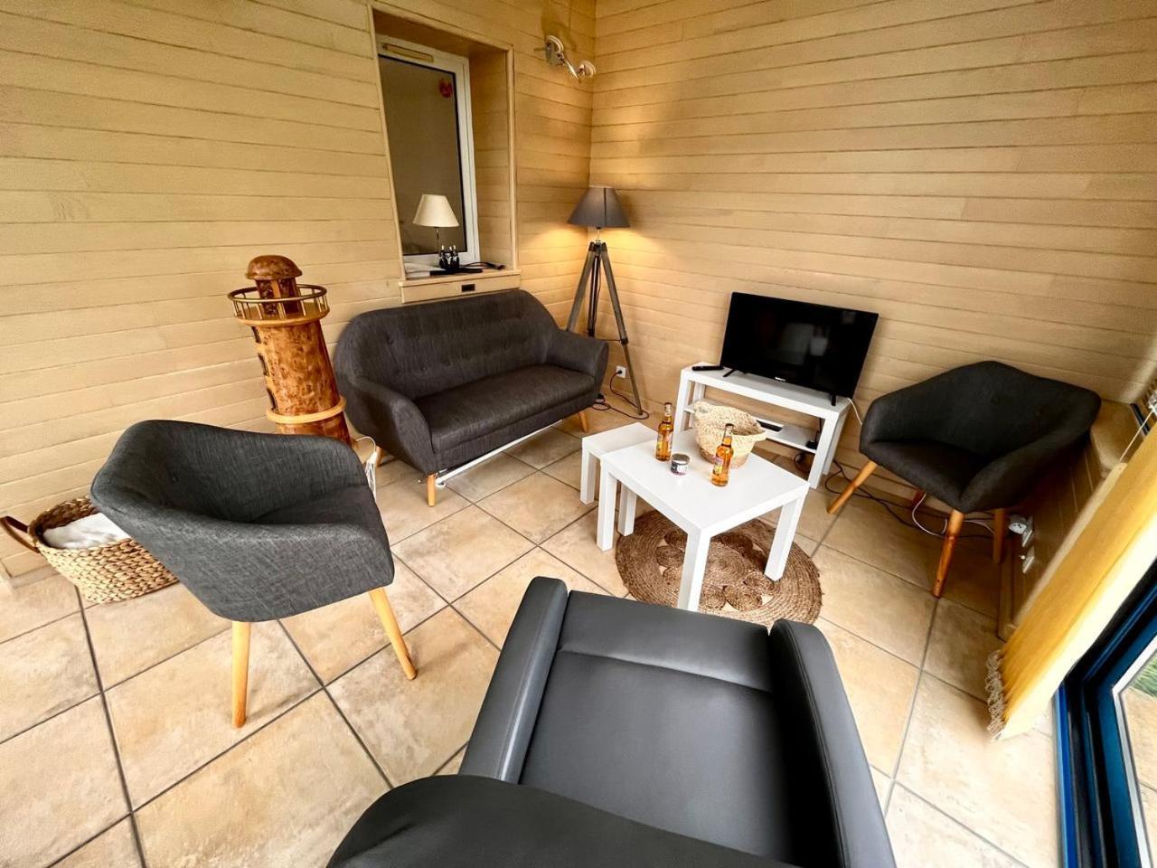 Keraven, Charmante Maisonnette, Piscine Commune 1-4 Personnes Holiday home Moelan-sur-Mer